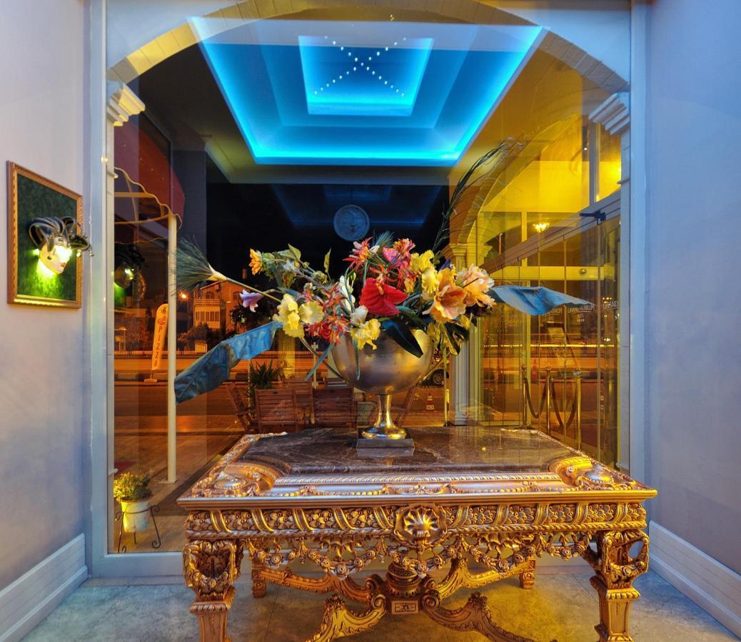 Grand Atakum Hotel Самсун Екстериор снимка