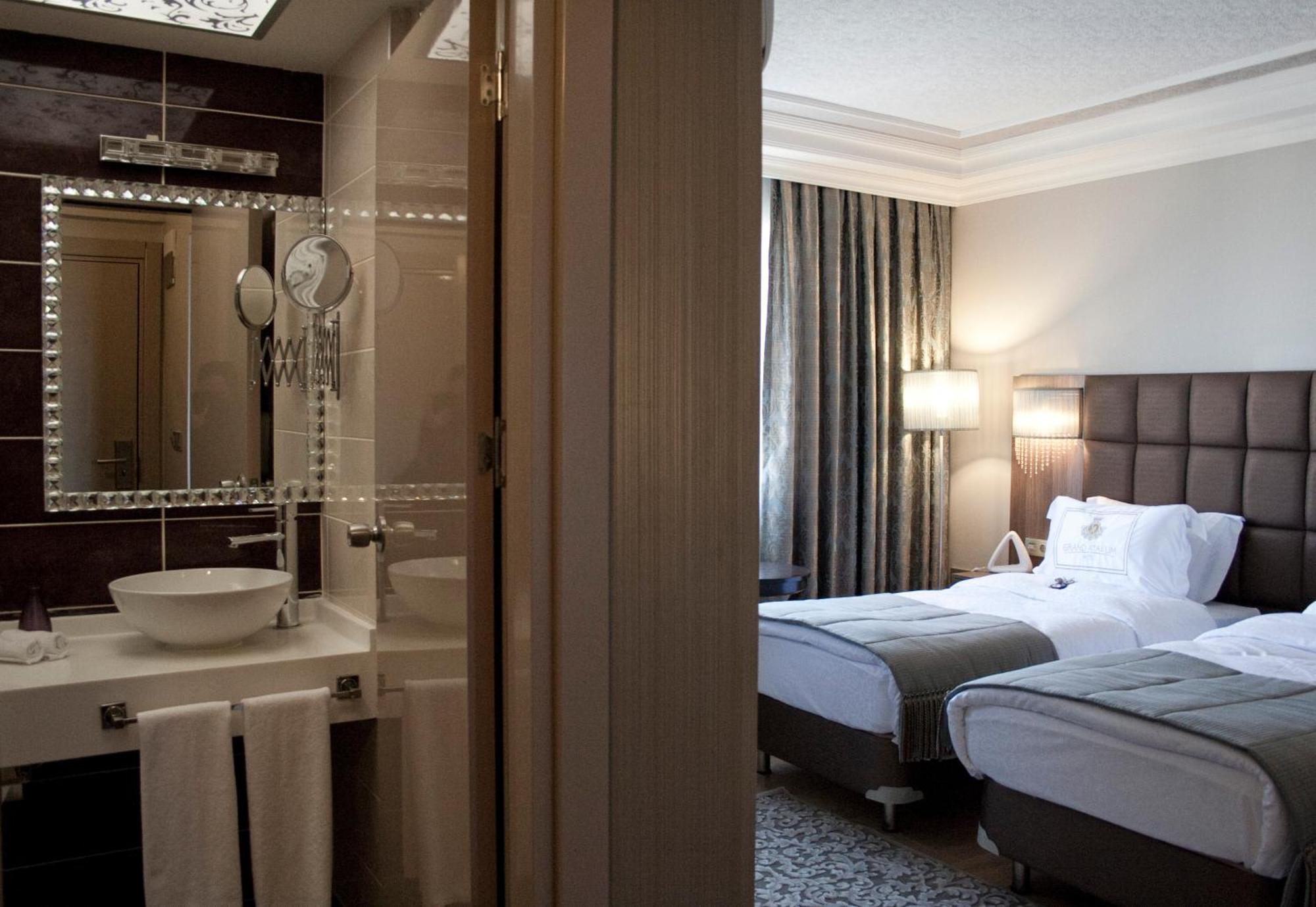 Grand Atakum Hotel Самсун Екстериор снимка
