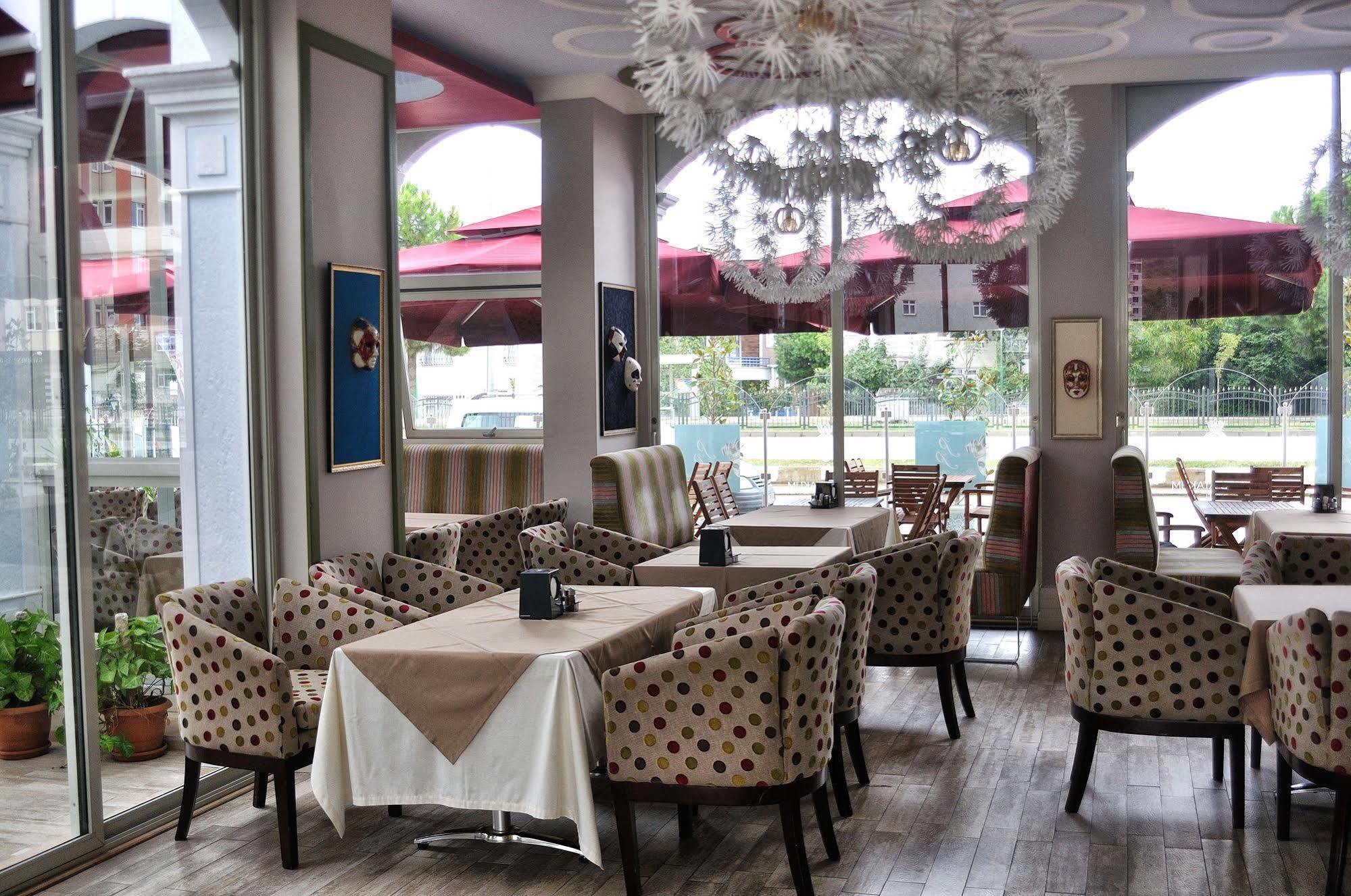 Grand Atakum Hotel Самсун Екстериор снимка
